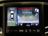 【パノラミックビューモニター】車両の前後,左右4つのカメラで映した周囲の映像をナビゲーション画面に表示します♪停めにくい駐車場や狭い道路でもドライバーの死角を減らすことで運転をサポート!