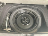 トランク下にはテンポラリースペアタイヤが標準装備されています。