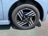155/65R14インチタイヤ&アルミホイルが装着されています。