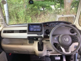 フロントガラスが大きく、ワイドな視界で運転もしやすくなるように、設計されています。