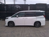 両側パワースライドドア付きだから、狭い駐車スペースなどでの 乗り降りラクラク!小さなお子さまのいるご家庭には嬉しい装備。