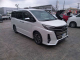 広々とした車内空間に優れた燃費性能。更にデザインも上質で人気のお車です!