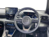 運転席まわりです。 各操作スイッチは使いやすい位置に配置されてます。