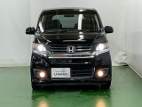 【セキュリティアラーム】車両の盗難や不正侵入を防止するための警告装置が付いています。警告音やハザードランプの点滅で周囲に異常を知らせてくれます