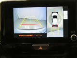 車の四方にあるカメラ映像を合成しディスプレイに表示するパノラミックビューモニター付きのお車になります!!