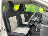 運転席シート廻りは使用感も少なく、良好な状態となっています。前オーナー様が丁寧に使っていたことがよくわかりますね。