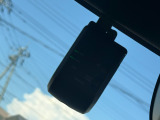 純正のドライブレコーダーを搭載しております。事故だけでなくあおり運転の状況も映像で記録することで万が一のリスクに備えることができます。