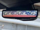 【デジタルインナーミラー】後席の大きな荷物や同乗者で後方が確認しづらい時でも安心!カメラが撮影した車両後方の映像をルームミラー内に表示。クリアな視界で状況の確認が可能です!