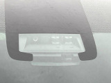 【トヨタセーフティセンス】走行中に前方の車両等を認識し、衝突しそうな時は警報とブレーキで衝突回避と被害軽減をアシスト。より安全にドライブをお楽しみいただけます。
