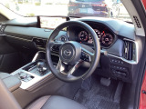 運転席周りです。機能的で操作性の良さも期待してください