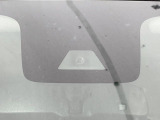 【エマージェンシーブレーキ】走行中に前方の車両等を認識し、衝突しそうな時は警報とブレーキで衝突回避と被害軽減をアシスト。より安全にドライブをお楽しみいただけます。