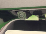 バックカメラ装備 ナビゲーション等を装着した場合には車両の前後左右に搭載した4つのカメラにより、車庫入れや狭い道でのすれ違いをしっかりサポートするパノラマモニター対応カメラが付いてます