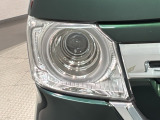 LEDヘッドライトは、点灯の瞬間から最大光量を発揮し、突然暗くなるトンネルなどでの安定感を高めます。