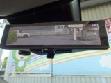 スマートルームミラー画像になります。リアシートに人が乗ってる時やトランクに荷物がたくさん積んでルームミラーが使えないときに便利なオプションです!