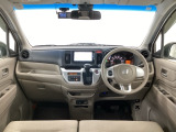 【前方視界】開放的な前方視界!運転がしやすく疲れにくいです♪窓が大きく、見通しがとっても良いおクルマですよ♪