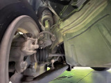お車を安心してお乗りいただく為には、足回りの定期点検が欠かせません。サービスサポート(有償保証)では無料点検もご提供しており、安心のカーライフをお過ごしいただけるサポート体制が整っています。