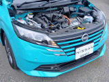 納車以降、お車のメンテナンスは自宅近所の日産サービス拠点にて承ります。専門の教育を受けたサービスフロント&メカニックが無料1ヶ月点検から法定/車検整備、万一の故障・不具合の修理まで全て担当いたします。