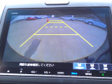 バックカメラの画像です。ガイドラインがスムースな車庫入れをサポートいたします。車庫入れの安心感がアップしますね。