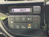 【オートエアコン】一度お好みの温度に設定すれば、車内の温度を検知し風量や温度を自動で調整。暑い&hellip;寒い&hellip;と何度もスイッチ操作をする必要はありません。快適な車内空間には必須の機能ですね♪