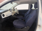 助手席も落ち着いて乗車いただけます。