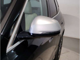 【BMWミラー】視認性の高いスタイリッシュなミラー。自動防眩機能も付いており夜間のドライビングをサポートします。