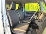 運転席シート廻りは使用感も少なく、良好な状態となっています。前オーナー様が丁寧に使っていたことがよくわかりますね。