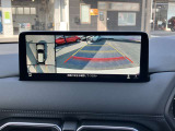 360度ビューモニターで車内から周囲の障害物を確認することができます!駐車場から出るときの左右の確認にも便利です♪