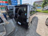 明るく元気なスタッフが1台1台丁寧に内外装クリーニング、点検・整備を行っております。
