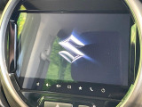 【大画面ナビ】人気の大型9インチナビを装備。存在感のある大画面はインパクト大!ナビ利用時のマップ表示は見やすく、テレビやDVDは臨場感がアップ!いつものドライブがグッと楽しくなります♪
