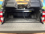 積載量500kgの広々としたデッキは、遊びから仕事まで多用途に使えます。ベッドライナーやトノカバーの取り付けもご相談下さい♪