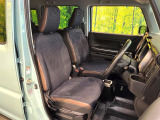 運転席シート廻りは使用感も少なく、良好な状態となっています。丁寧に使われていたことがよくわかりますね。