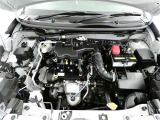 【エンジンルーム】・・・内外装だけでなくこちらもクリーニング済み。 納車までにもう1度しっかり点検いたしますので、安心してお乗りいただけると思います。