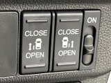 【両側パワースライドドア】スマートキーや運転席のスイッチで後席両側スライドドアの開閉が可能♪電動だから力を入れてドアを開ける必要が無く、小さなお子様でも簡単に開け閉めでき快適です♪