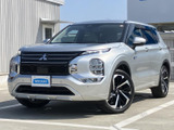 三菱 アウトランダー PHEV 2.4 P 4WD