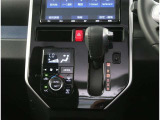 【オートエアコン】1年中快適な室内を提供!車内温度を設定すると、風量を自動で調整してくれます。