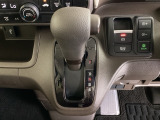 発進時から滑らかに加速する無段階変速のCVTはストップ&ゴーの多い街の中も快適です