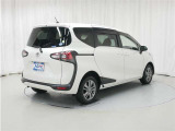 バックカメラ付きです♪車庫入れの苦手な方も安心ですね♪♪