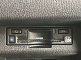 高速道路で便利な【ETC2.0】を装備しています。光ビーコン搭載で渋滞情報などナビゲーションと連動することで機能も充実いたします。他、観光施設に立ち寄るための高速料金割引サービス等もございます。