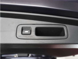 ◆パワーテールゲート◆キーや運転席のボタン、ハンズフリー機能など多彩なアクセスで自動開閉できます。