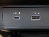 USB充電ソケット装備。