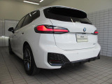 BMW認定中古車は、ドイツ本社と同様の教育・訓練を受けたBMW専門のメカニックが100項目以上のポイントを徹底的にチェックし、整備したうえでご納車させていただきます。