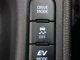 VSC(滑りやすい路面での横滑りを抑え車両の安定性を保つための機能)搭載ですが、雪道などから脱出する時はOFFすると脱出しやすくなる場合があります