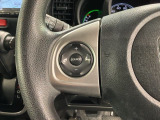 ステアリングにオーディオ操作スイッチが付いています。オーディオ画面に直接タッチしなくても操作が出来ますので、運転に集中できます。