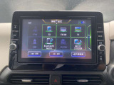 日産純正ナビゲーションには、フルセグTV・CD再生・DVD再生・ブルートゥースオーディオなど様々なソース機能が付いています。是非、お気に入りの音楽で楽しい運転の時間をお過ごし下さい。