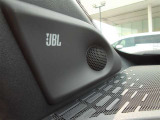 高機能サウンドシステム。車内に臨場感ある音楽空間を生み出します。