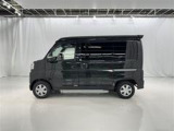 フロントからリヤまで一体感あるスタイリッシュなサイドフォルムです。