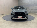 お車購入のポイントとなるフロントマスクです。上質で迫力あるデザインですね☆☆