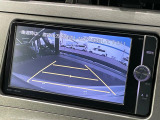 【バックカメラ】駐車時に後方がリアルタイム映像で確認できます。大型商業施設や立体駐車場での駐車時や、夜間のバック時に大活躍!運転スキルに関わらず、今や必須となった装備のひとつです!