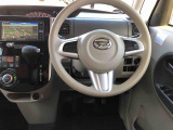 運転中も見やすいセンターメーター。