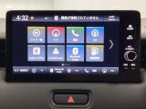 ドライブの必需品。Honda CONNECTディスプレーを搭載しています。ナビ、スマホ連携、車両情報表示、各種設定操作を一つに集約した高機能タッチパネル。直感的に使える便利なインターフェースです。